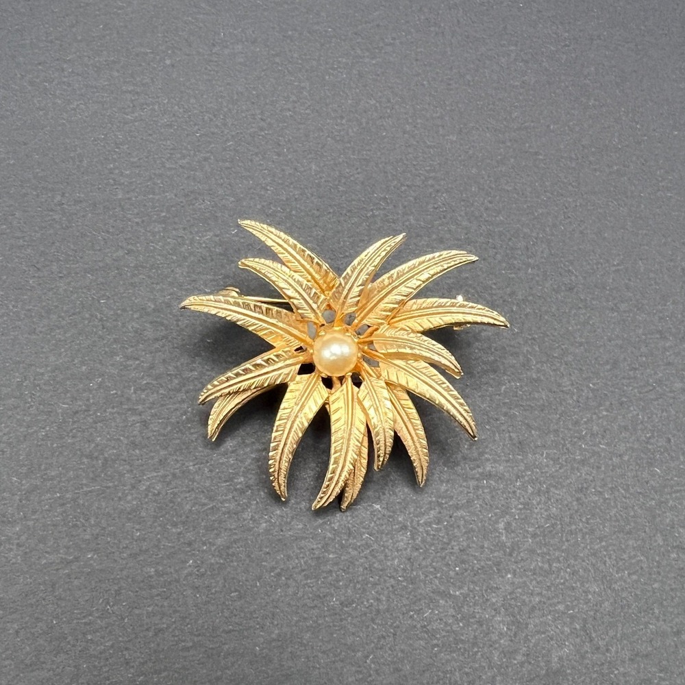 Vintage Brooks Brooch Gold Tone Textured Flower Leaf Faux Pearl MCM Elegant